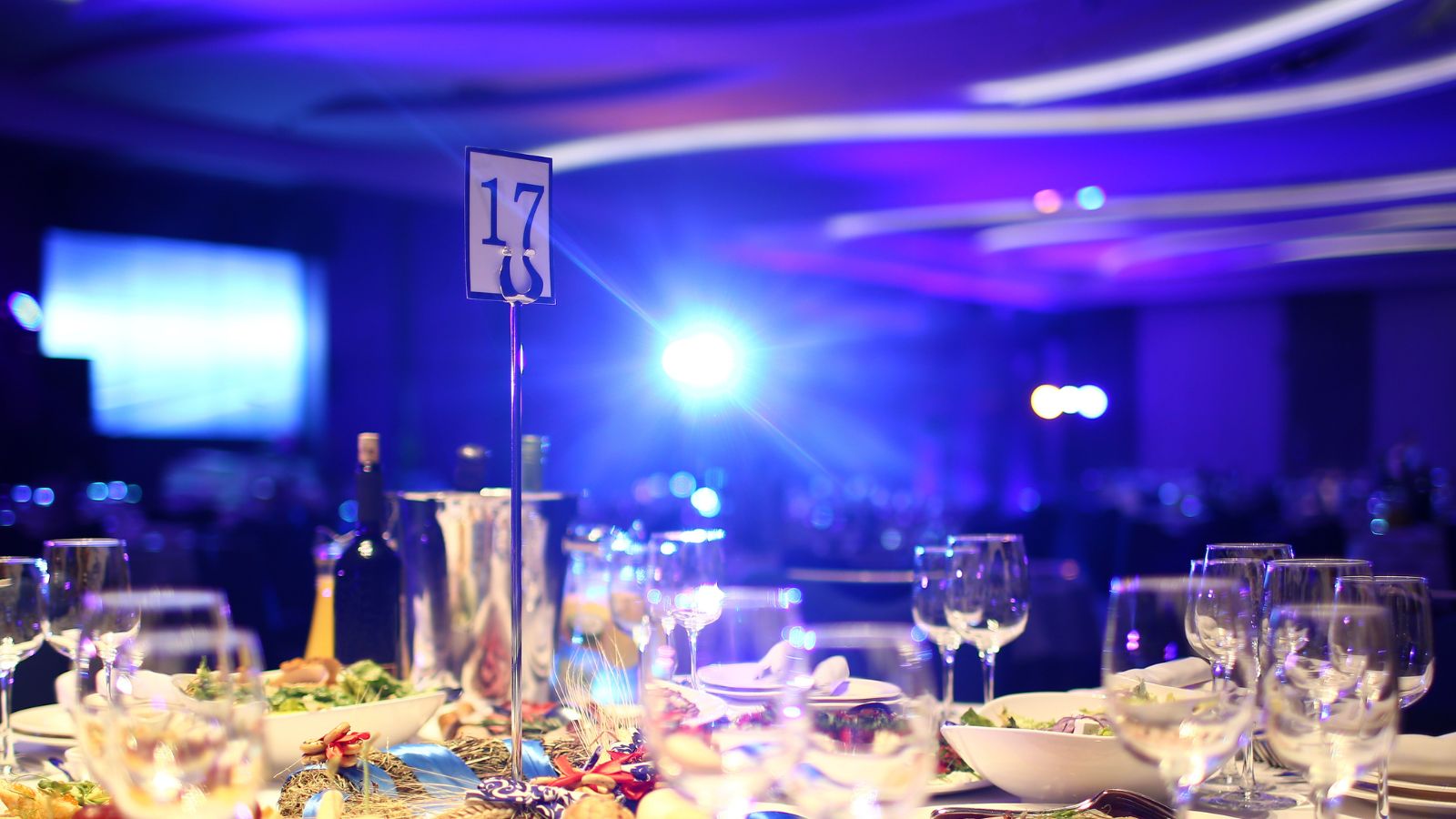 Technology Trends: Using Event Apps and Digital Invitations for Banquets